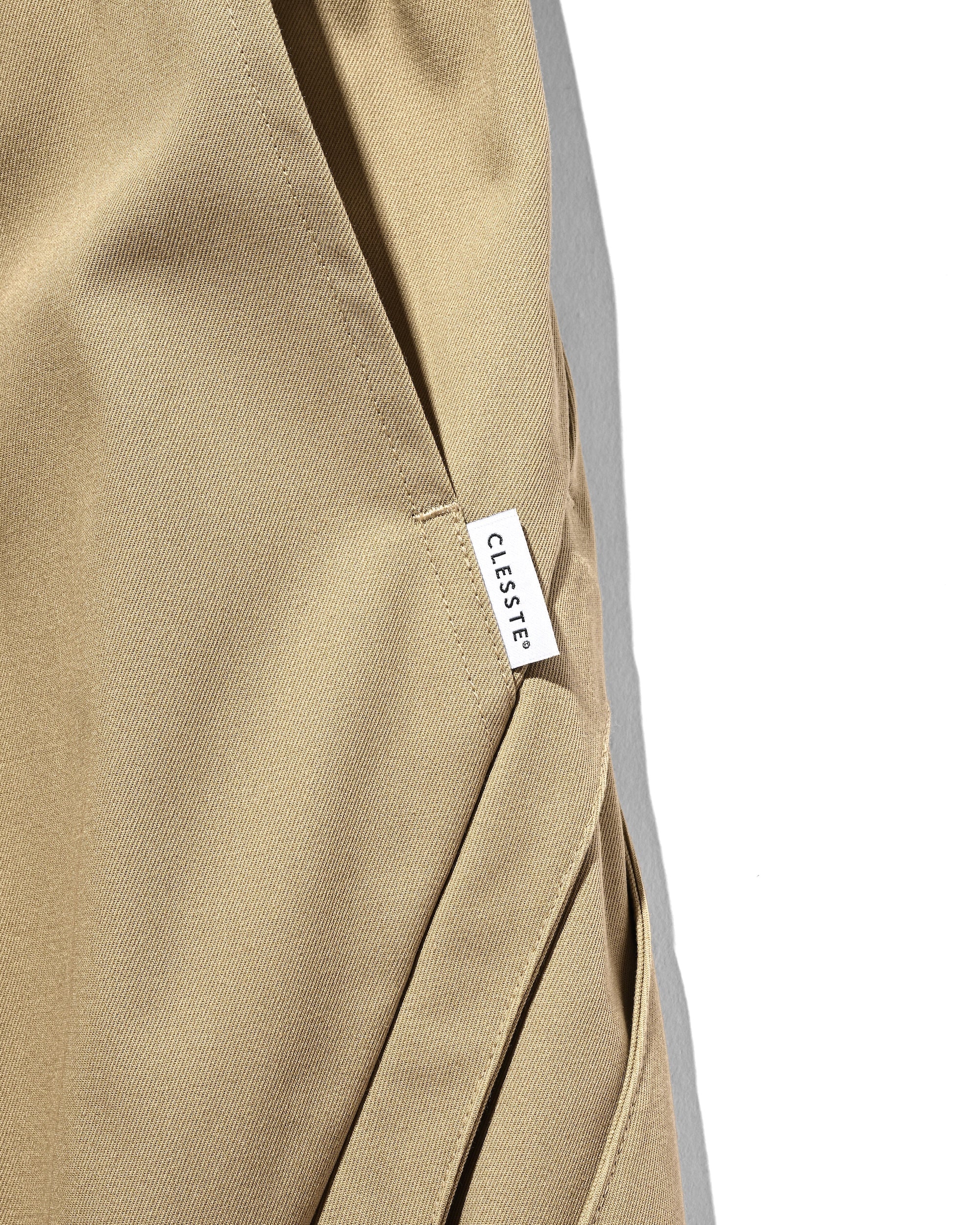 【8.23 SAT 20:00- IN STOCK】FUTURE MASSIVE TWISTED HALF PANTS (BEIGE)