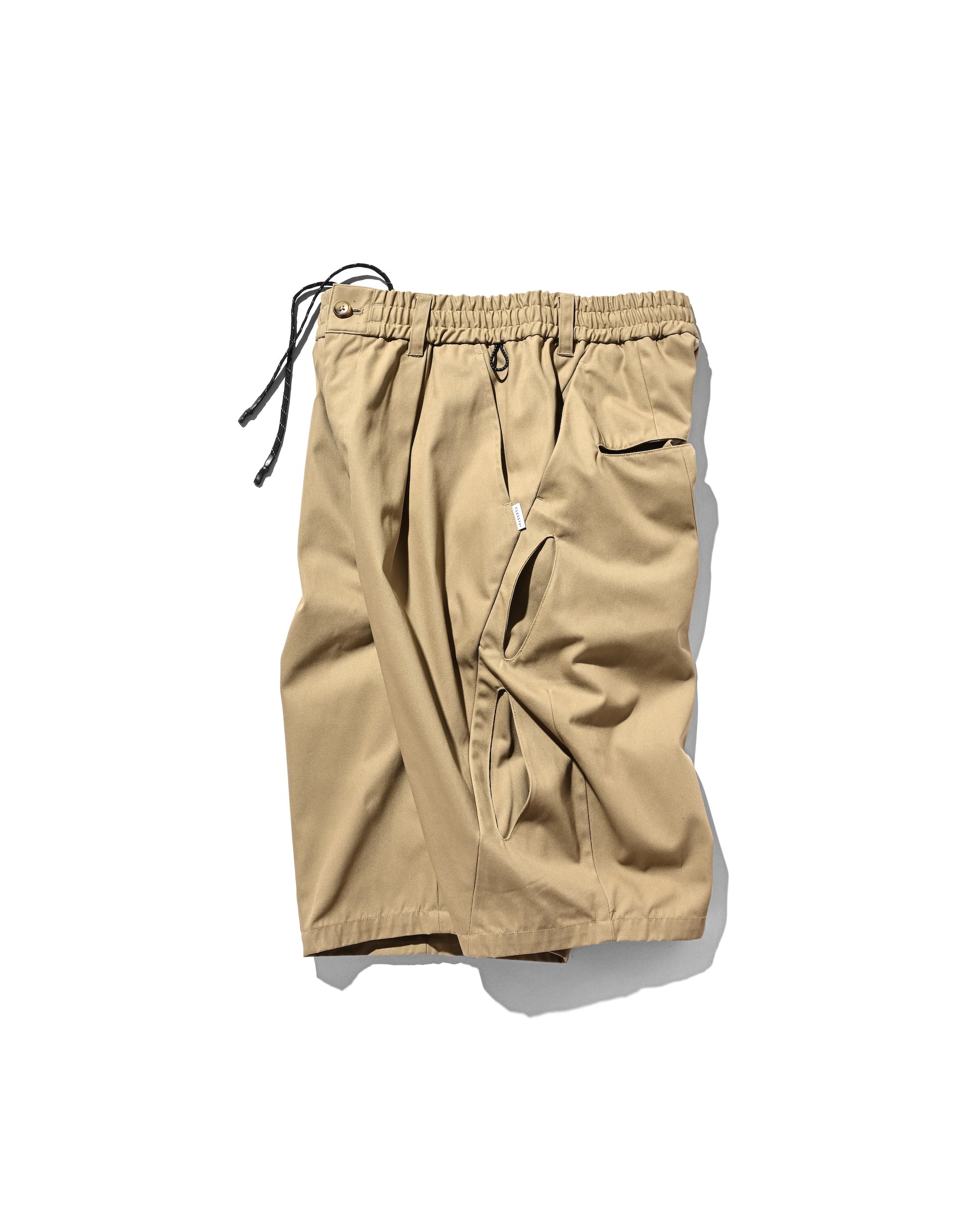 【8.23 SAT 20:00- IN STOCK】FUTURE MASSIVE TWISTED HALF PANTS (BEIGE)