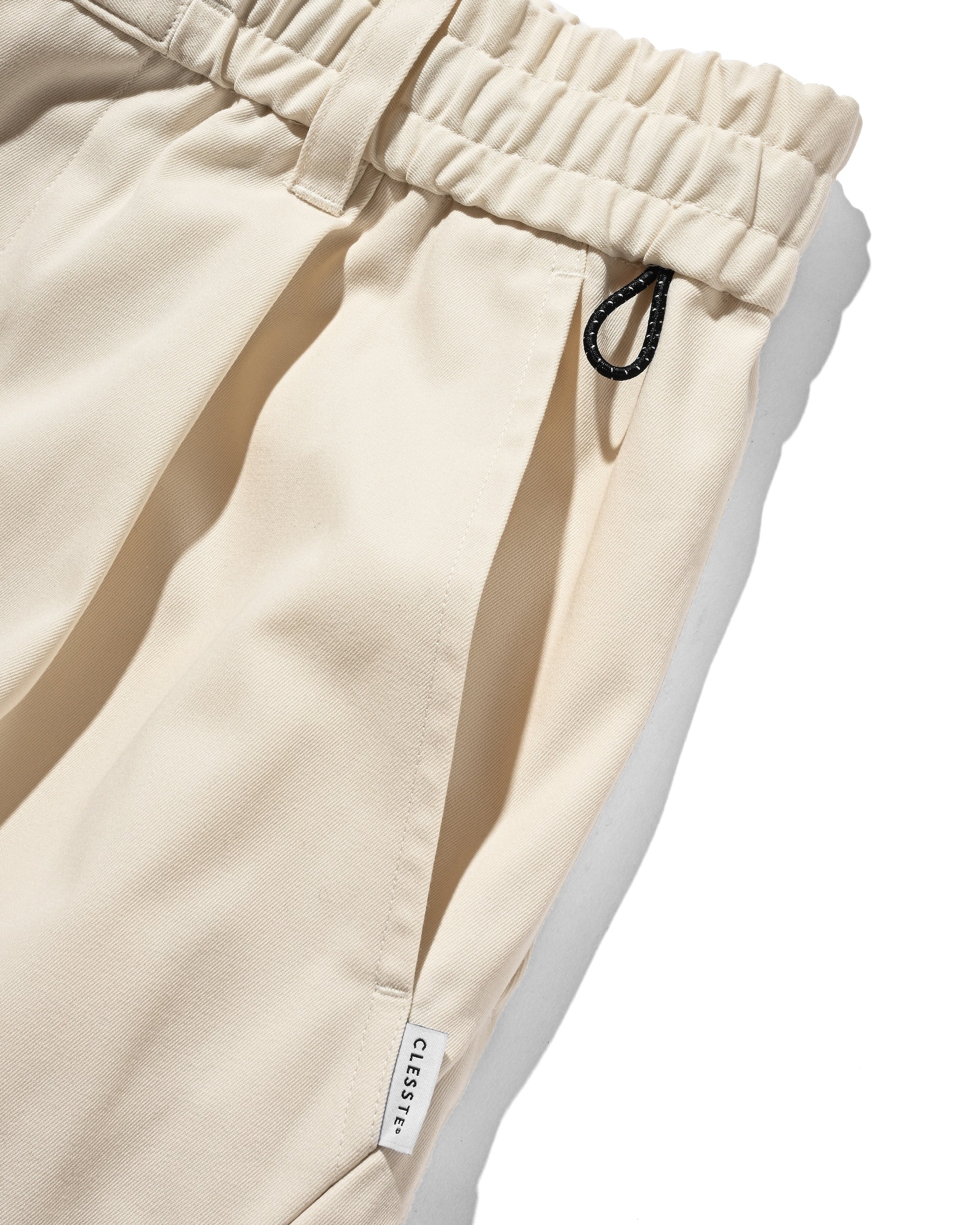 【8.23 SAT 20:00- IN STOCK】FUTURE MASSIVE TWISTED HALF PANTS (IVORY)