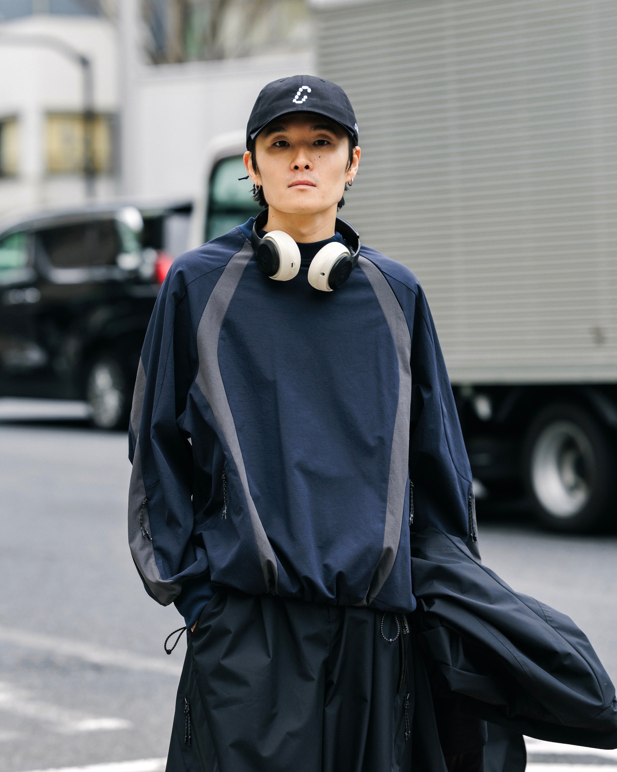 【5.3 SAT 20:00- IN STOCK】ACTIVE CITY PULLOVER (NAVY×CHARCOAL)