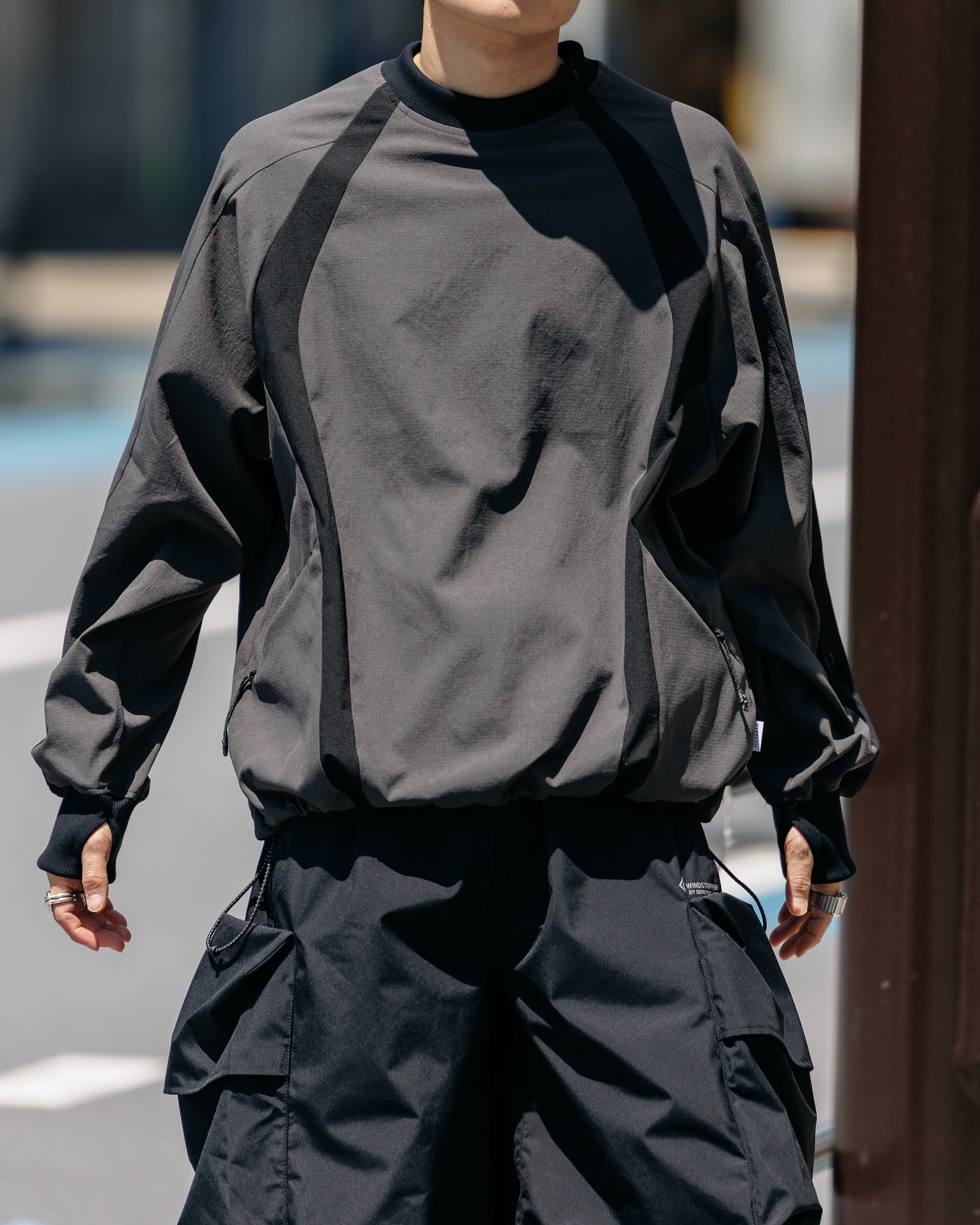 【5.3 SAT 20:00- IN STOCK】ACTIVE CITY PULLOVER (CHARCOAL×BLACK)