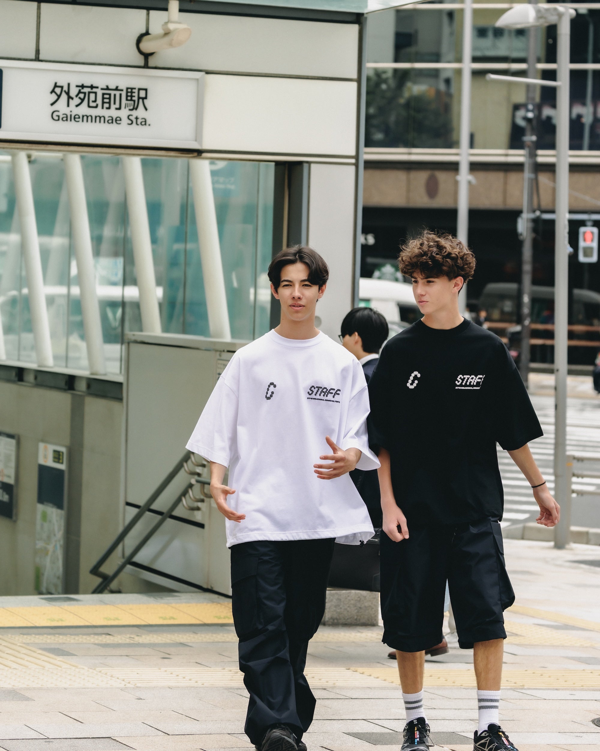 STAFF T-SHIRT WITH DRAWSTRINGS (BLACK)