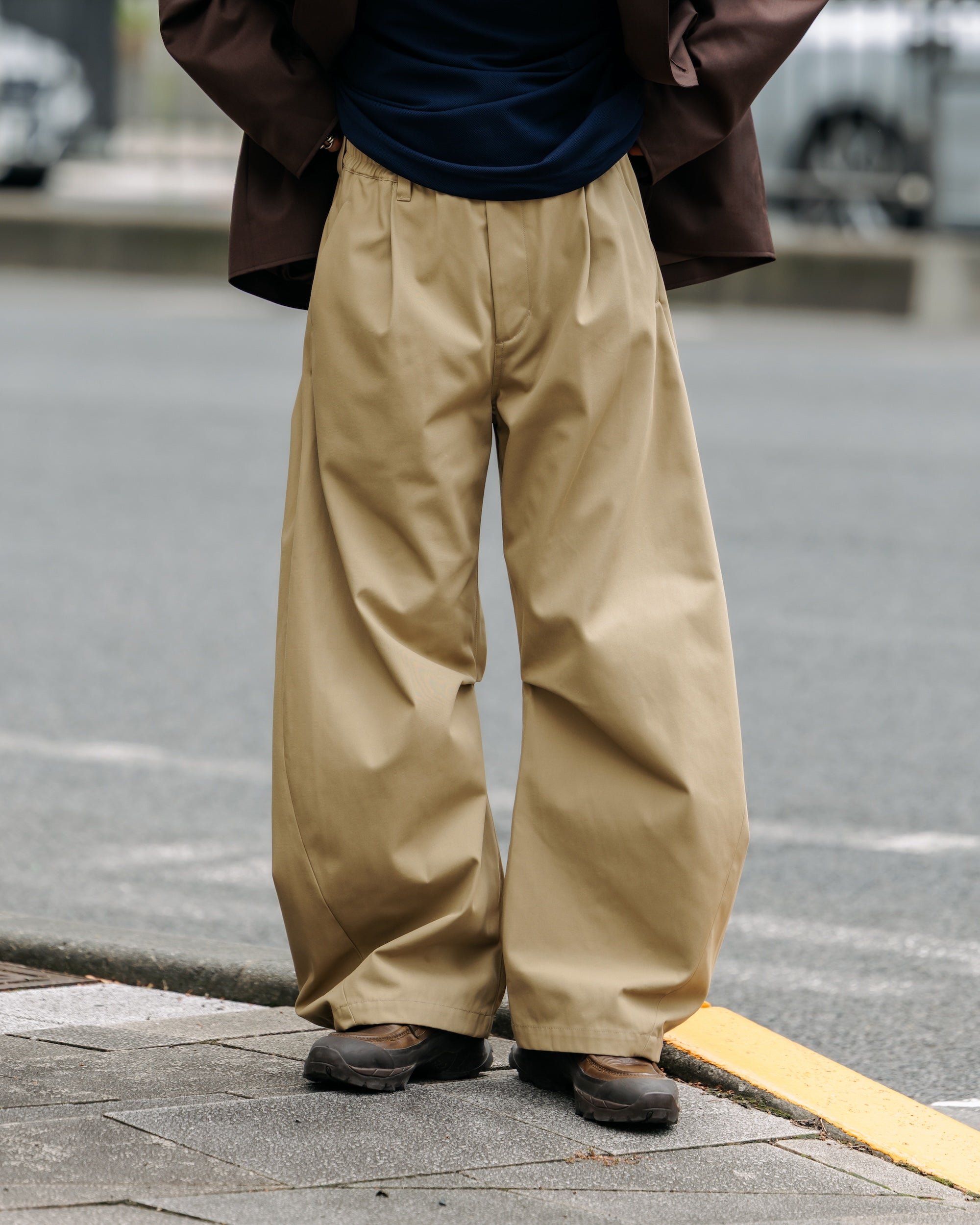 【9.10 WED 20:00- IN STOCK】BARREL LEG EASY PANTS (BEIGE)