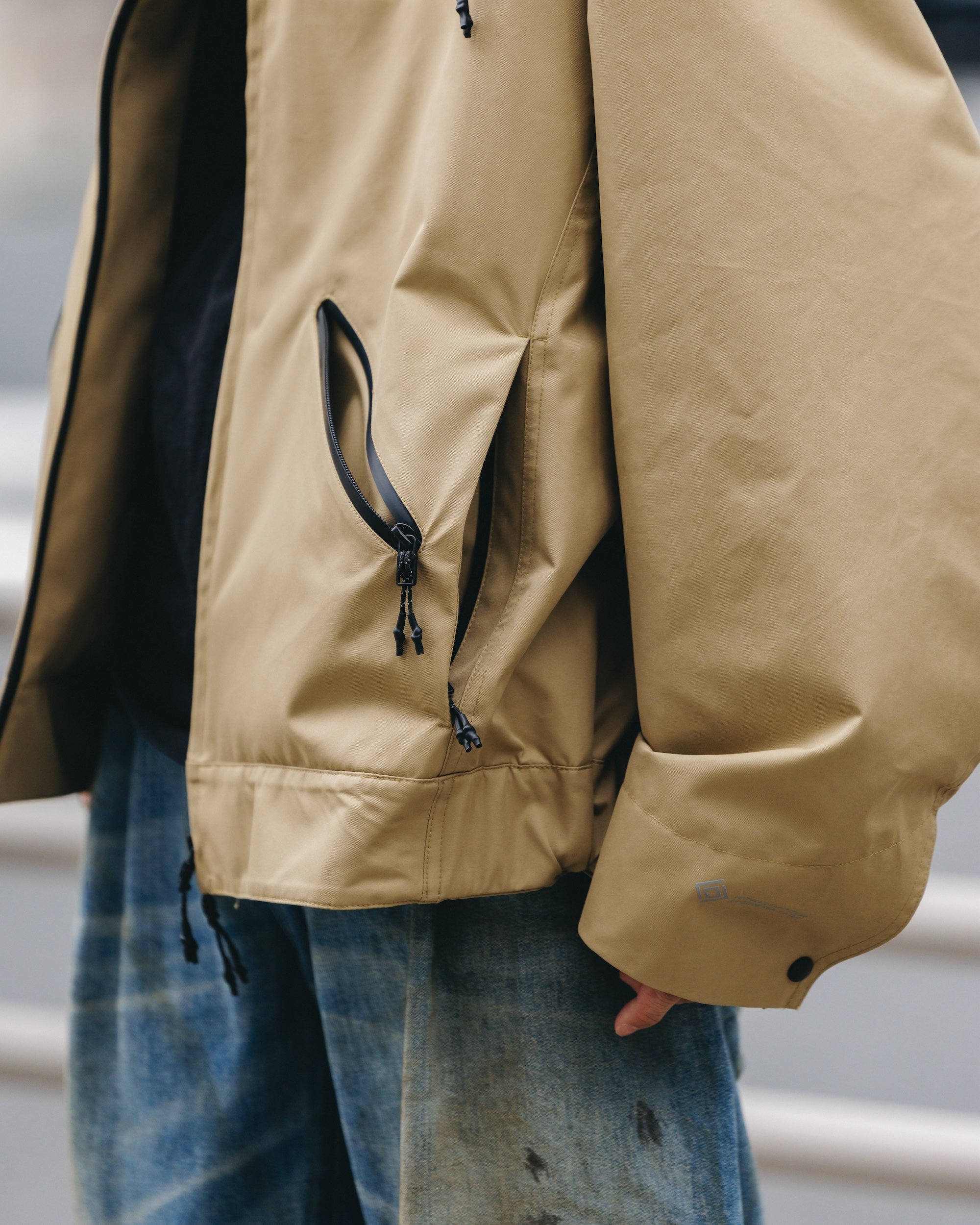 【9.24 WED 20:00- IN STOCK】+phenix WINDSTOPPER® by GORE-TEX LABS TWILL CITY WORKER JACKET (CARAMEL BEIGE)
