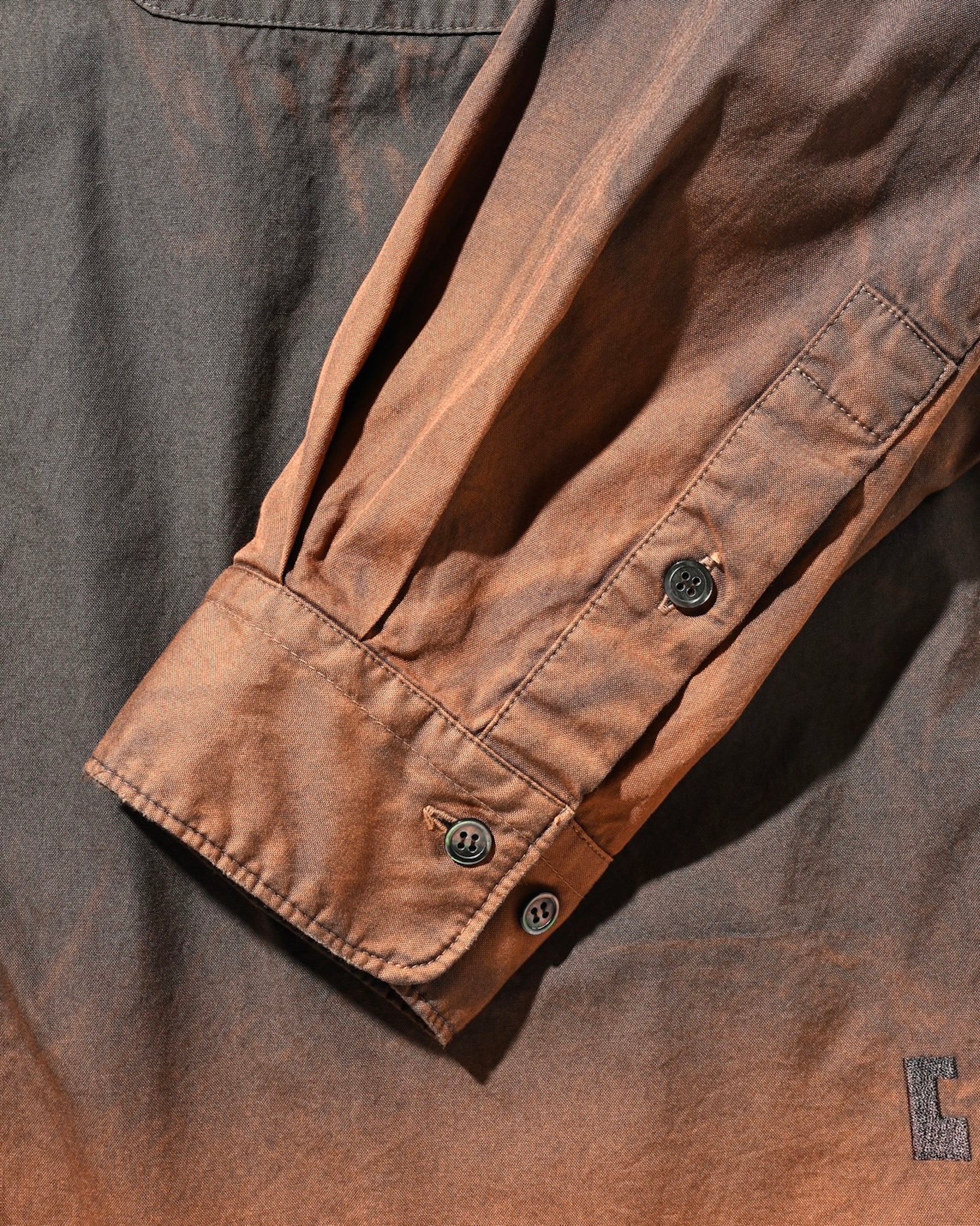 【10.1 WED 20:00- IN STOCK】GRADATION DYED CLASSIC CITY L/S SHIRT (BROWN)