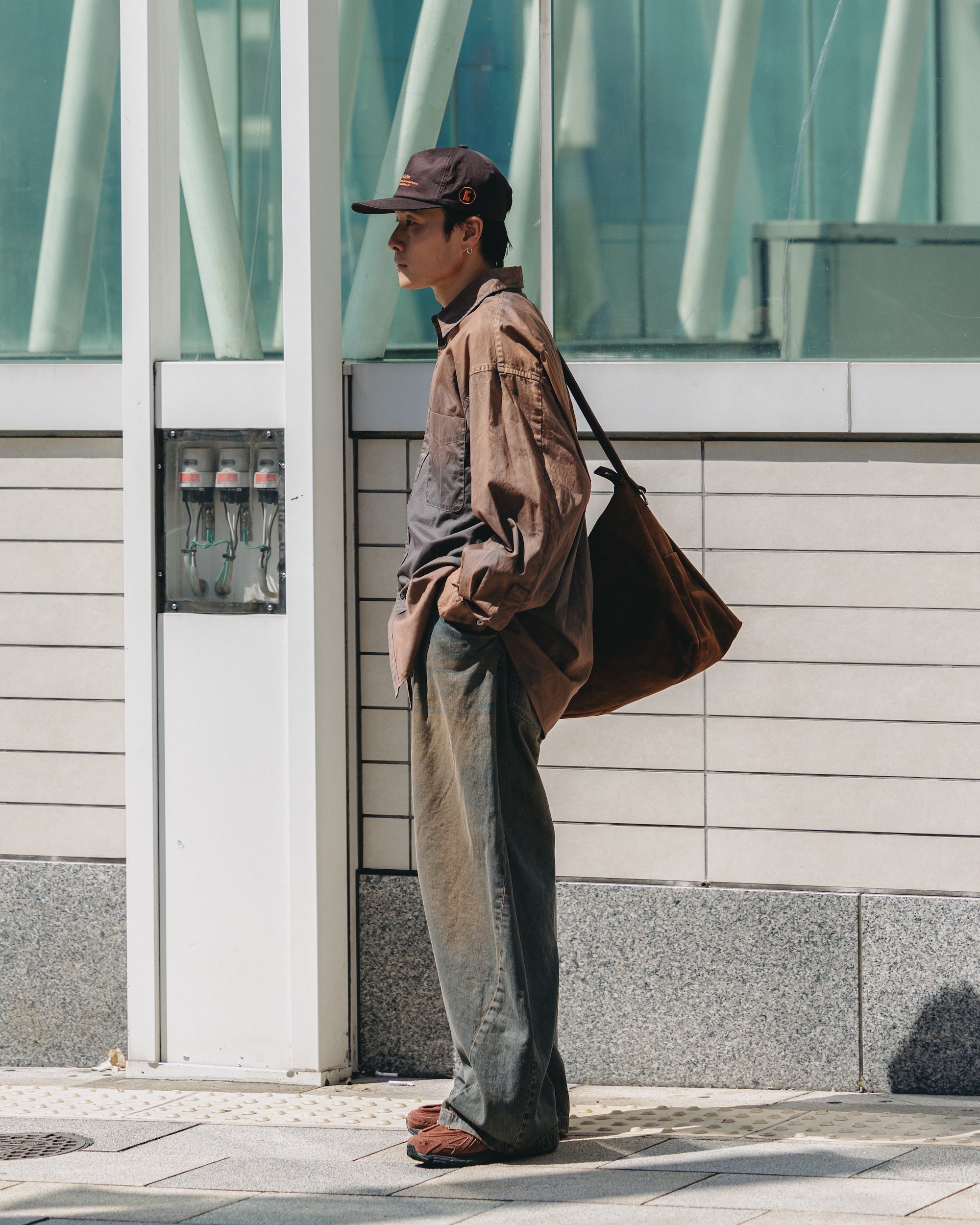 【10.1 WED 20:00- IN STOCK】VINTAGE DYED SELVEDGE DENIM BARREL LEG PANTS (VINTAGE BROWN)