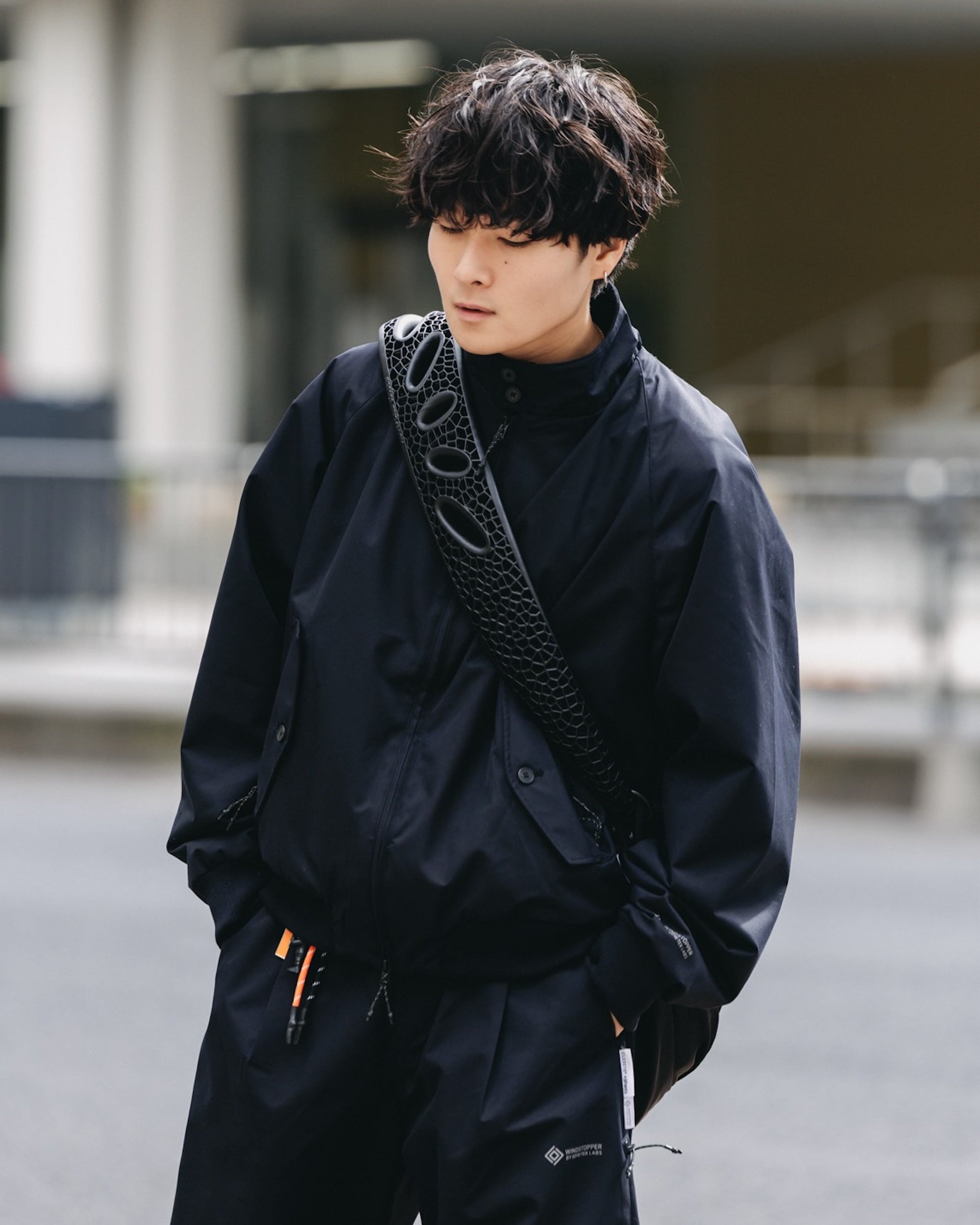 +phenix WINDSTOPPER® by GORE-TEX LABS TWILL CITY HARRINGTON JACKET (BLACK)