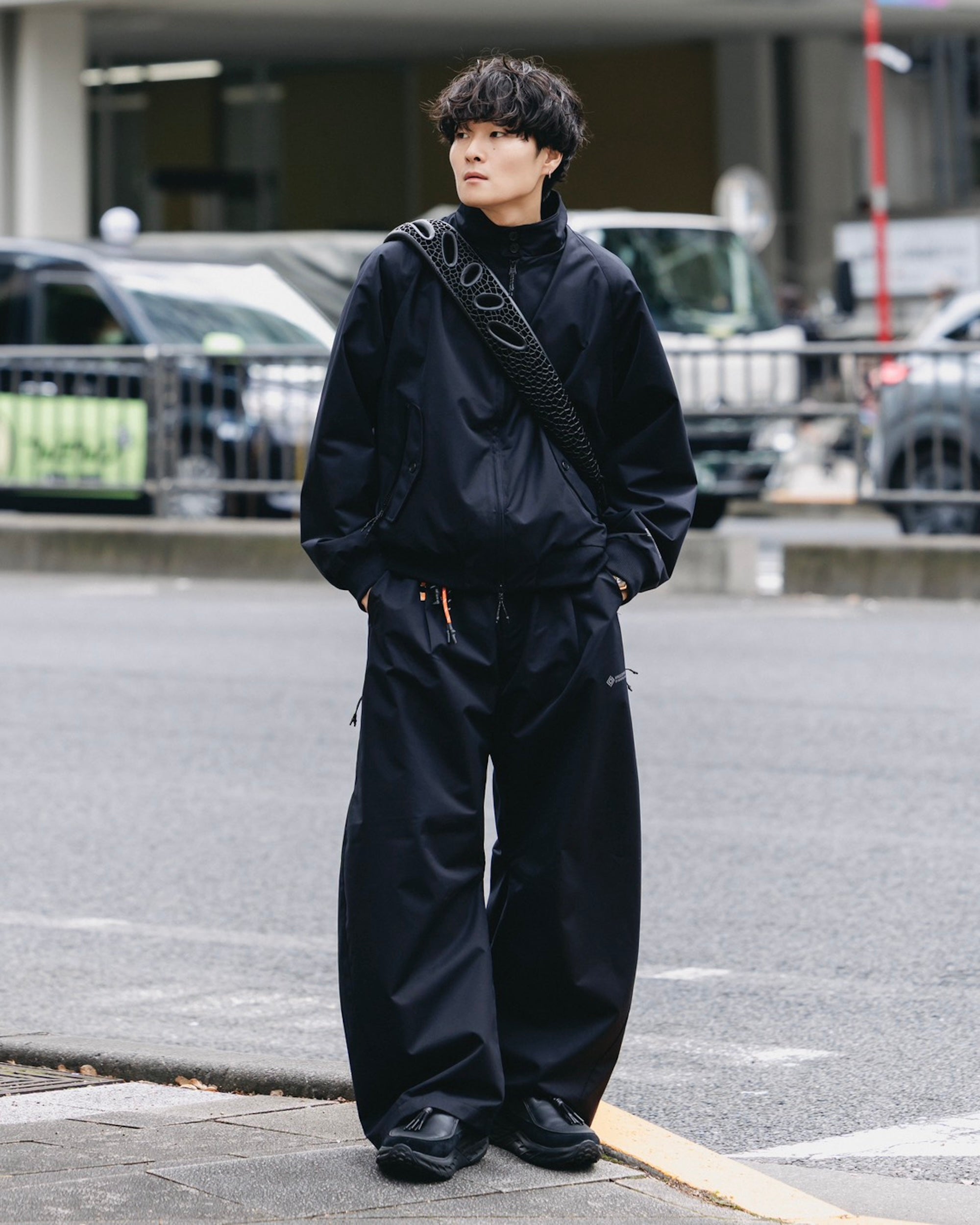 +phenix WINDSTOPPER® by GORE-TEX LABS TWILL CITY HARRINGTON JACKET (BLACK)