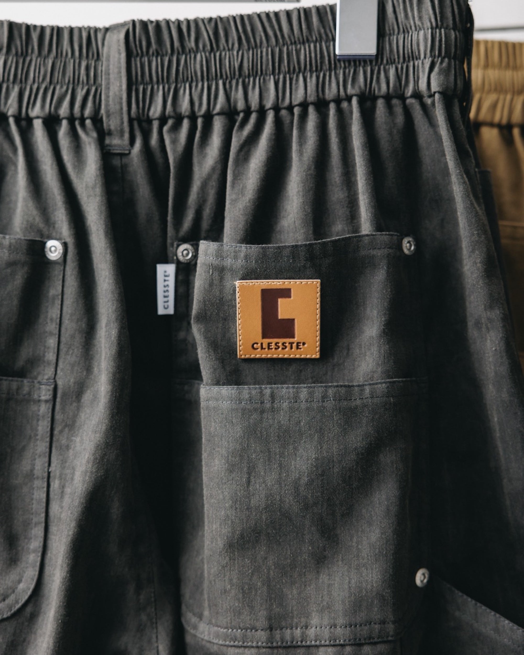 VINTAGE EFFECT DOUBLE KNEE CURVED WORKER PANTS (BLACK)