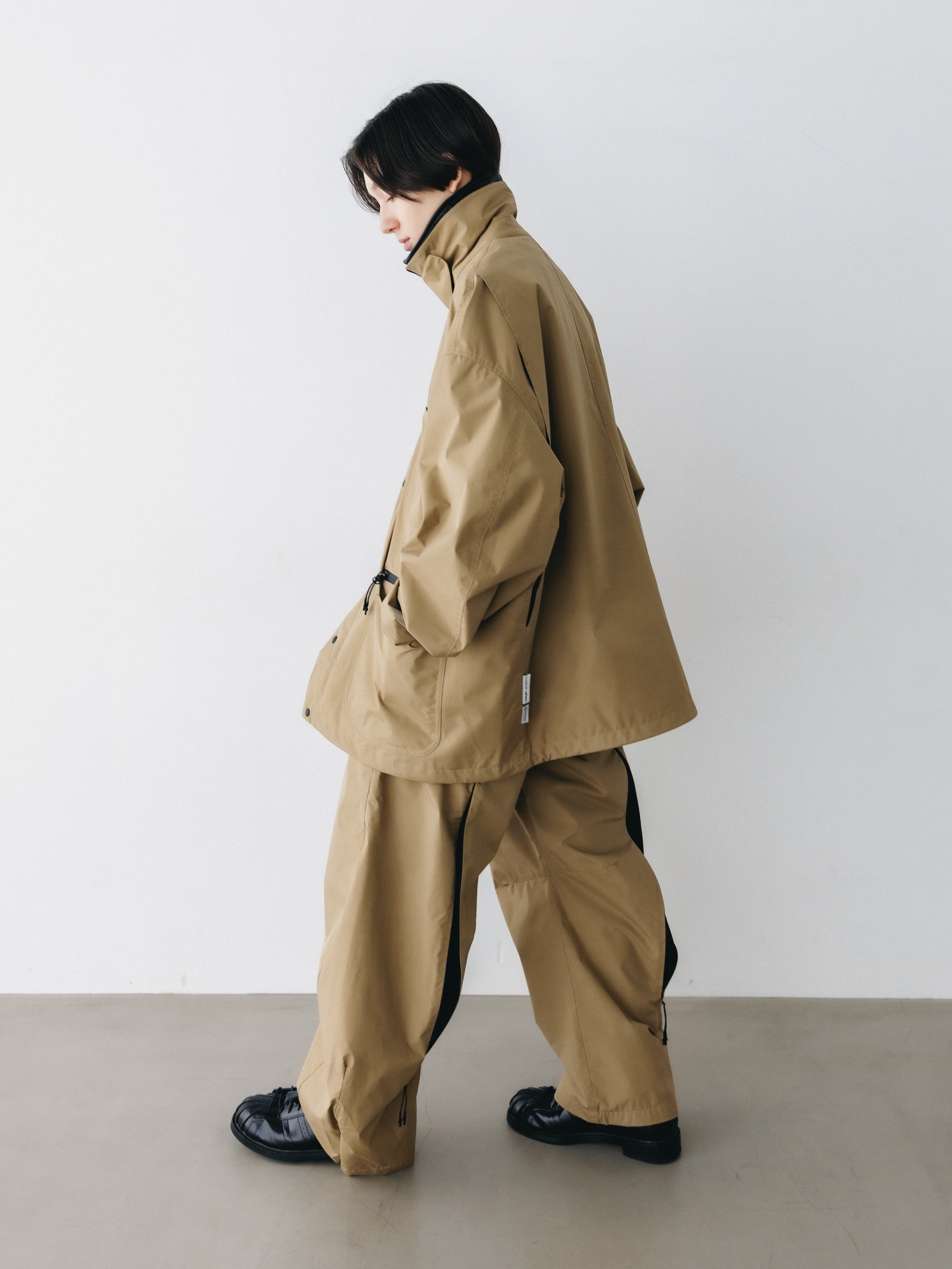 【6.20 SAT 20:00- IN STOCK】 +phenix WINDSTOPPER® by GORE-TEX LABS CITY BARREL LEG PANTS (CAMEL BEIGE)