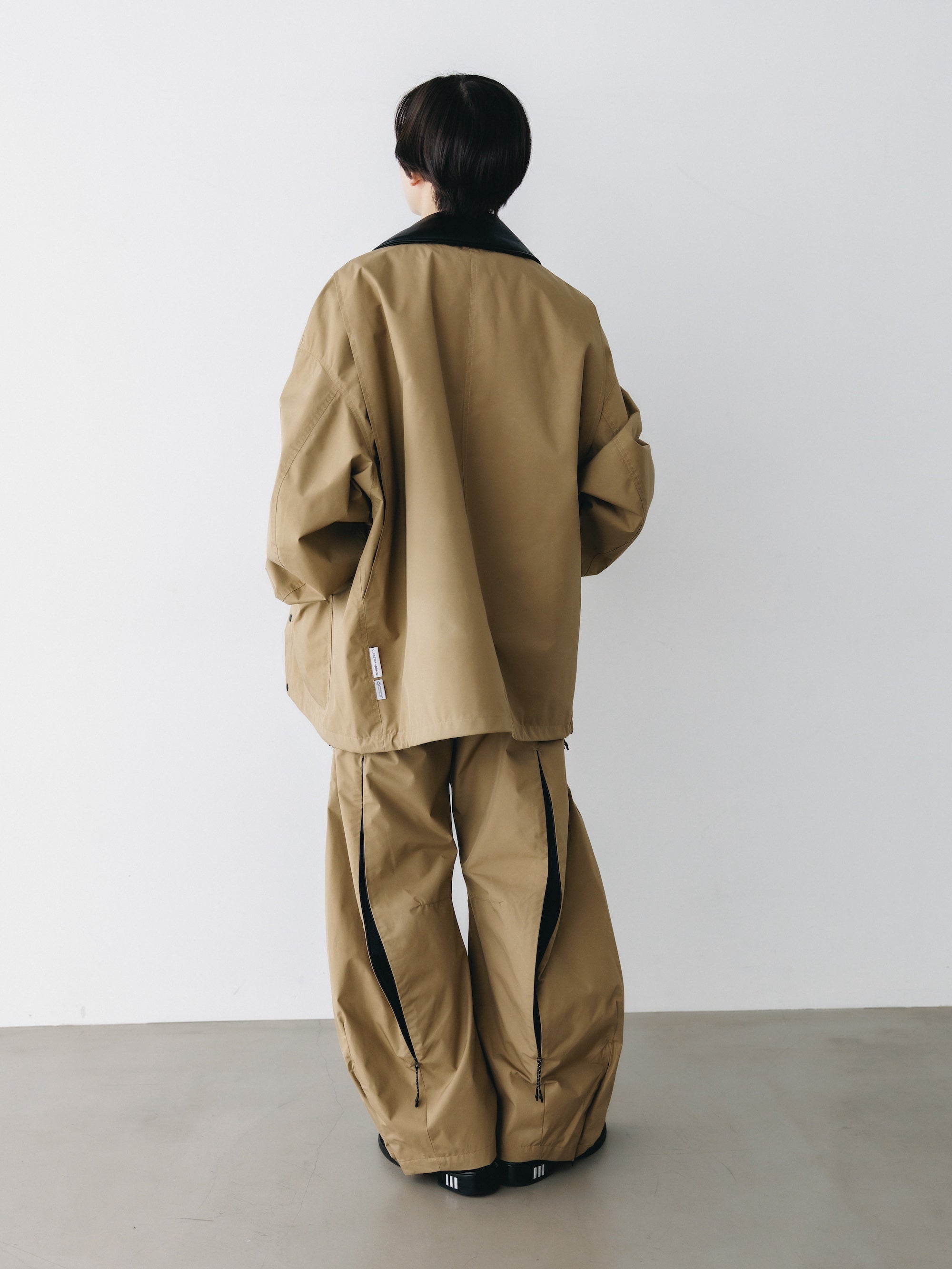 【6.20 SAT 20:00- IN STOCK】 +phenix WINDSTOPPER® by GORE-TEX LABS CITY BARREL LEG PANTS (CAMEL BEIGE)