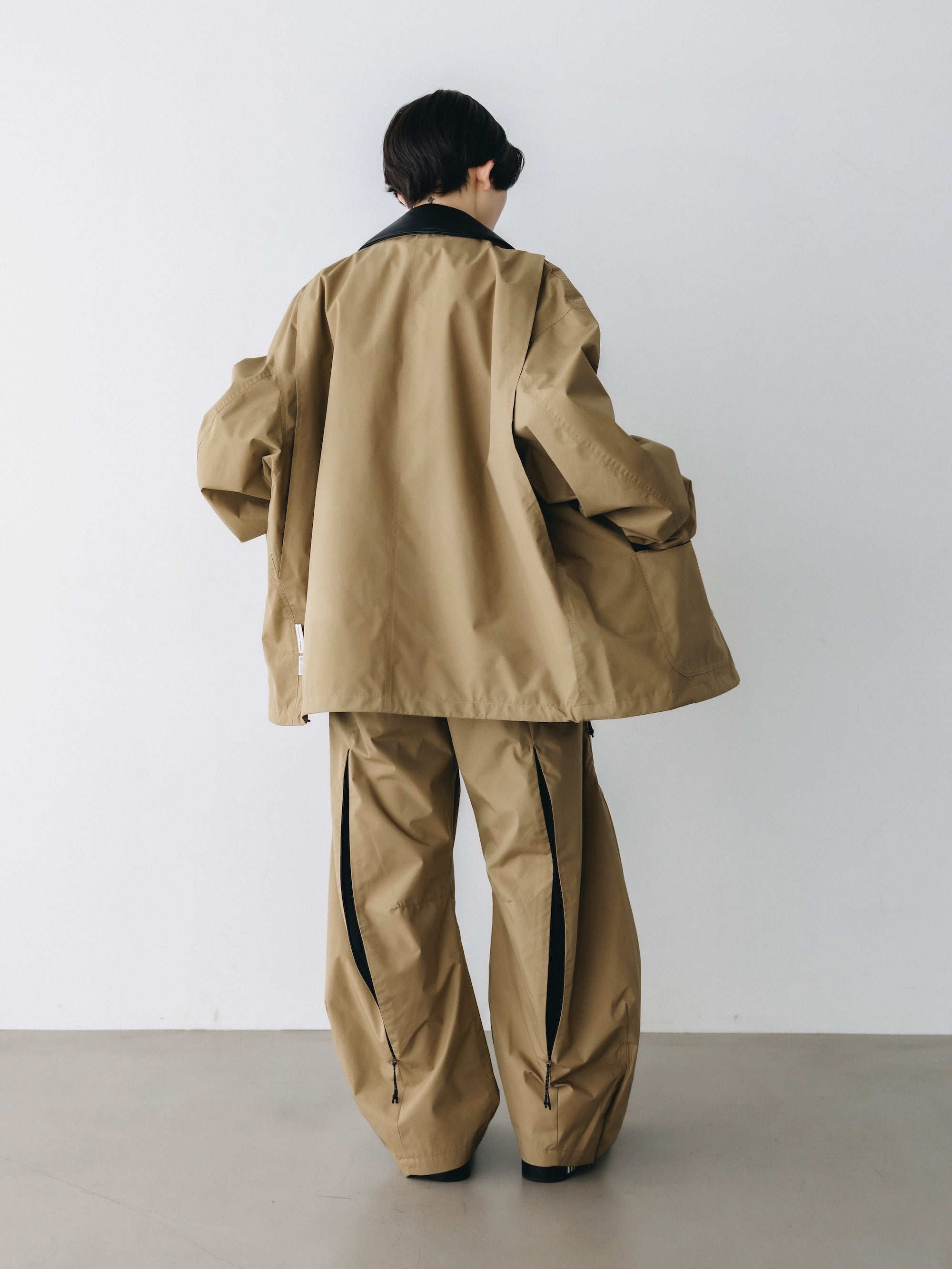 【6.20 SAT 20:00- IN STOCK】 +phenix WINDSTOPPER® by GORE-TEX LABS CITY BARREL LEG PANTS (CAMEL BEIGE)