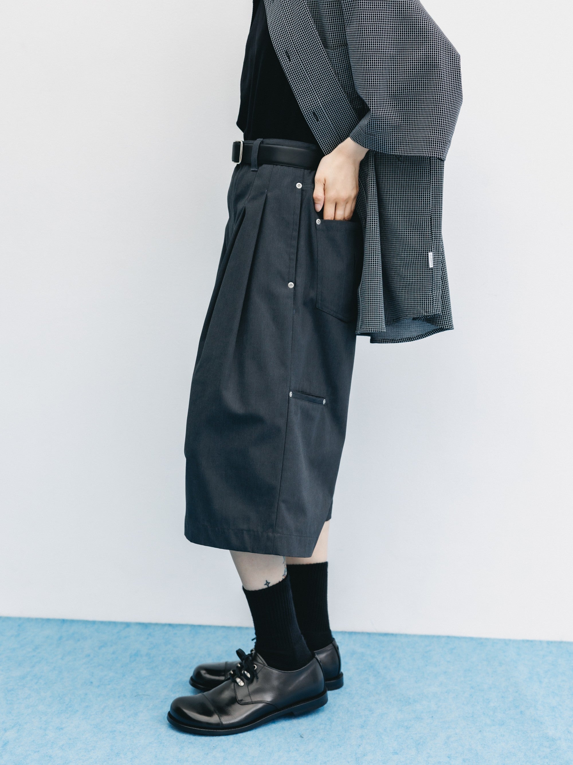 T/C GABARDINE CITY BAGGY HALF PANTS (CHARCOAL)