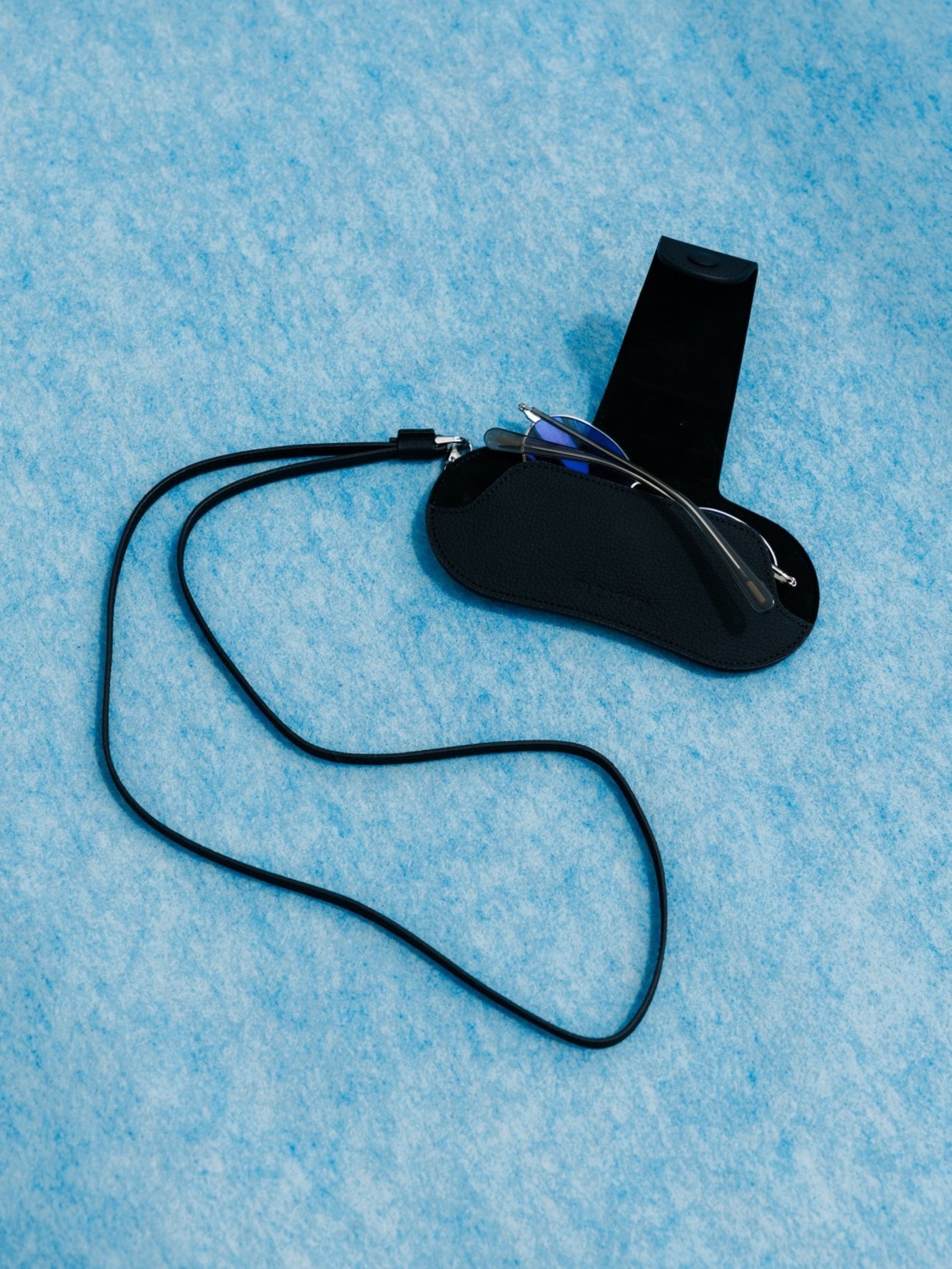 【6.20 SAT 20:00- IN STOCK】 LEATHER GLASSES HOLDER