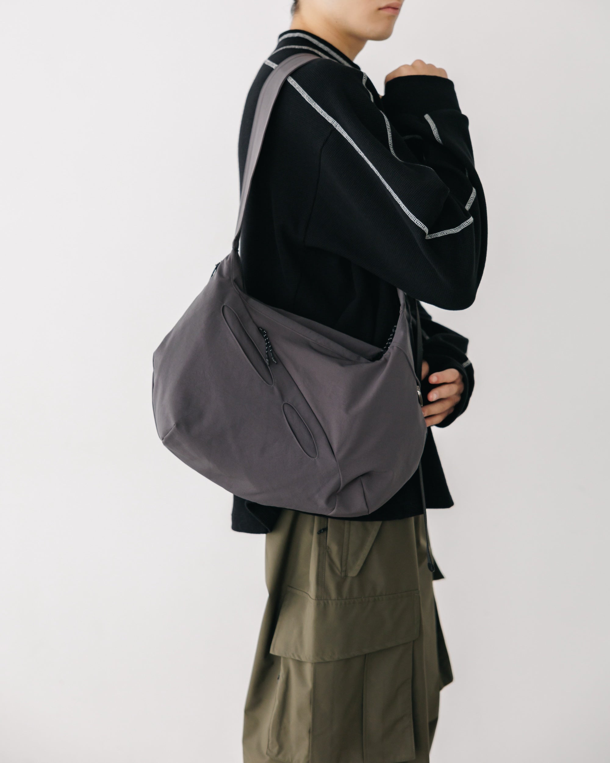 【11.13 WED 20:00- IN STOCK】SOFT SHELL FUTURE BAG