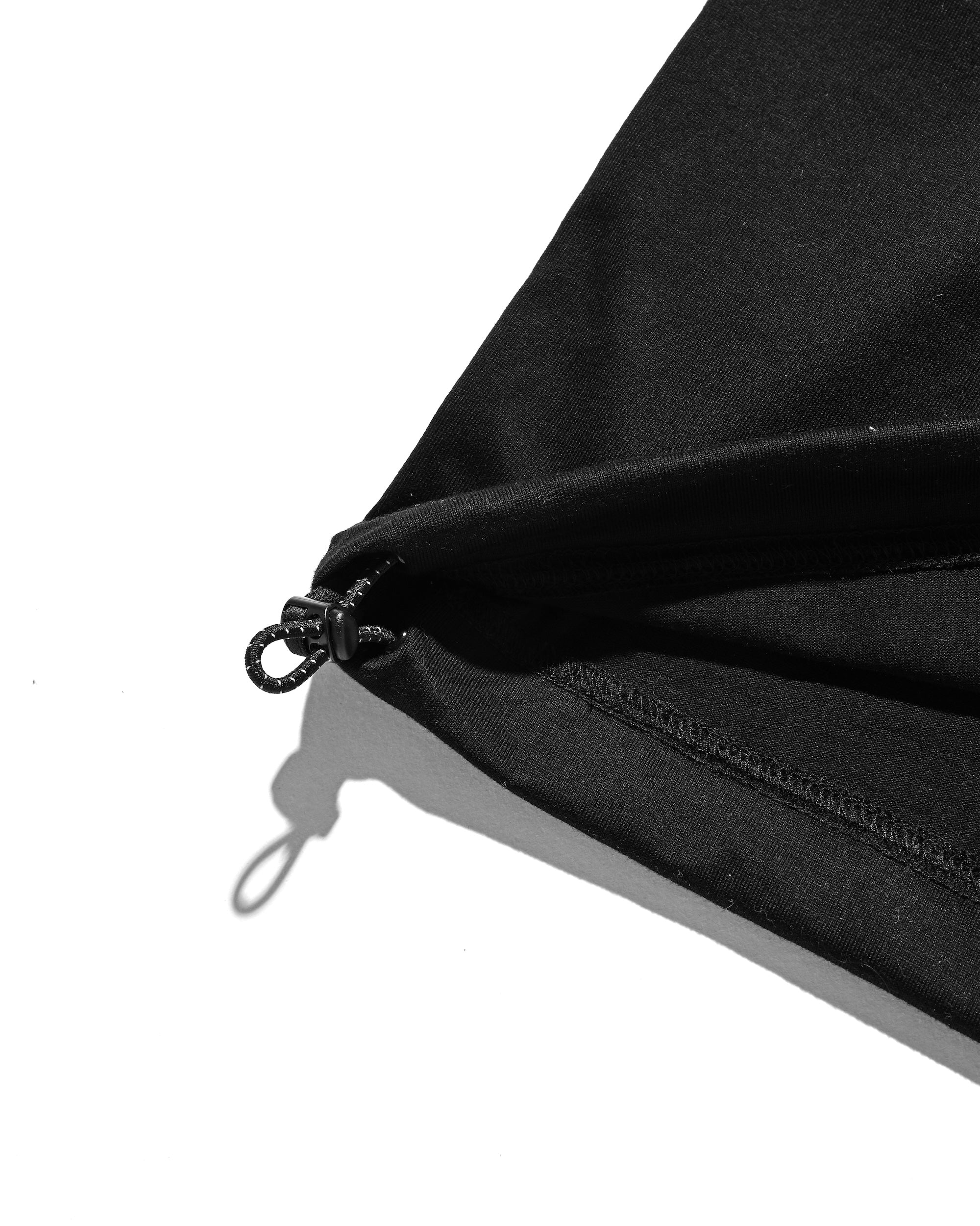 【8.23 SAT 20:00- IN STOCK】ENBROIDERY MASSIVE T-SHIRT WITH DRAWSTRINGS (BLACK)