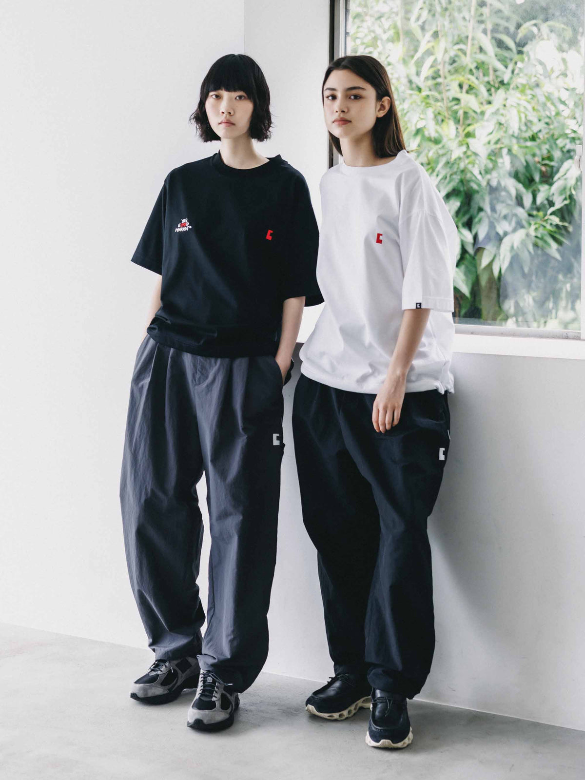 【10.4 SUN 20:00- IN STOCK】【LIMITED】 “YES G♡♡D MARKET" S/S T-SHIRT WITH DRAWSTRINGS (WHITE)