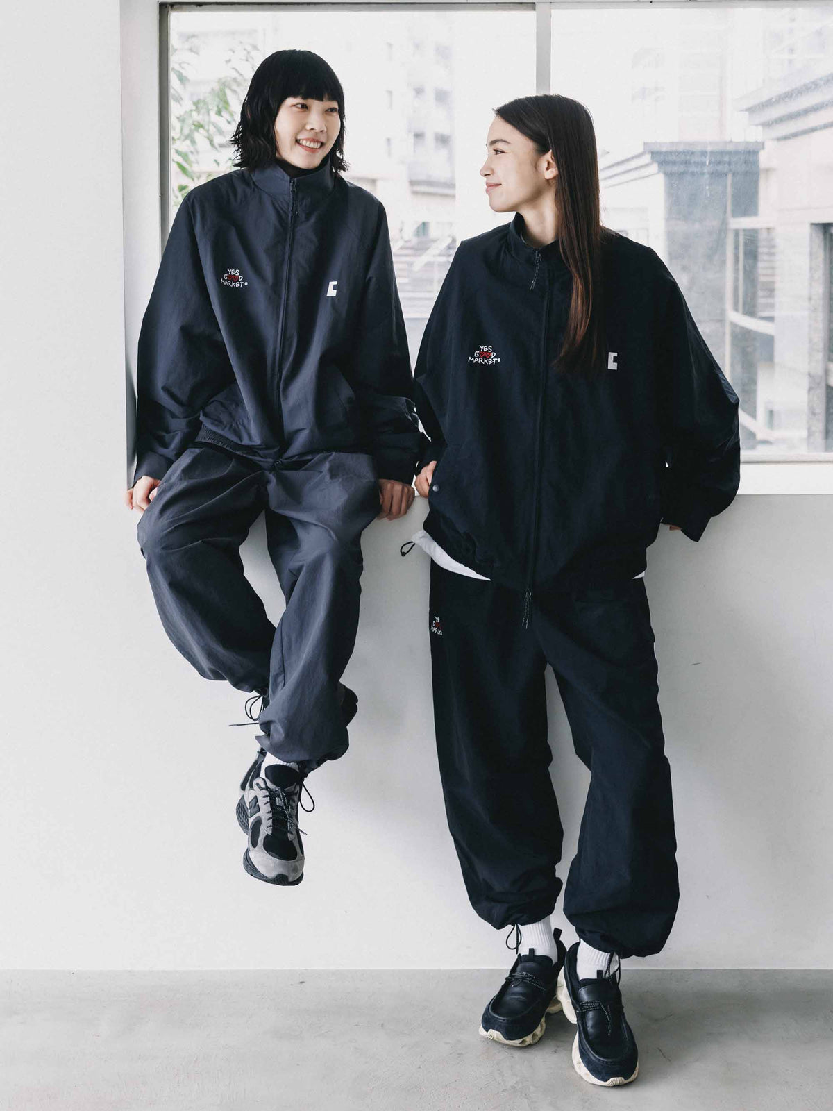 【10.4 SUN 20:00- IN STOCK】【LIMITED】 “YES G♡♡D MARKET" ACTIVE CITY UNIFORM UTILITY JACKET (GRAY)