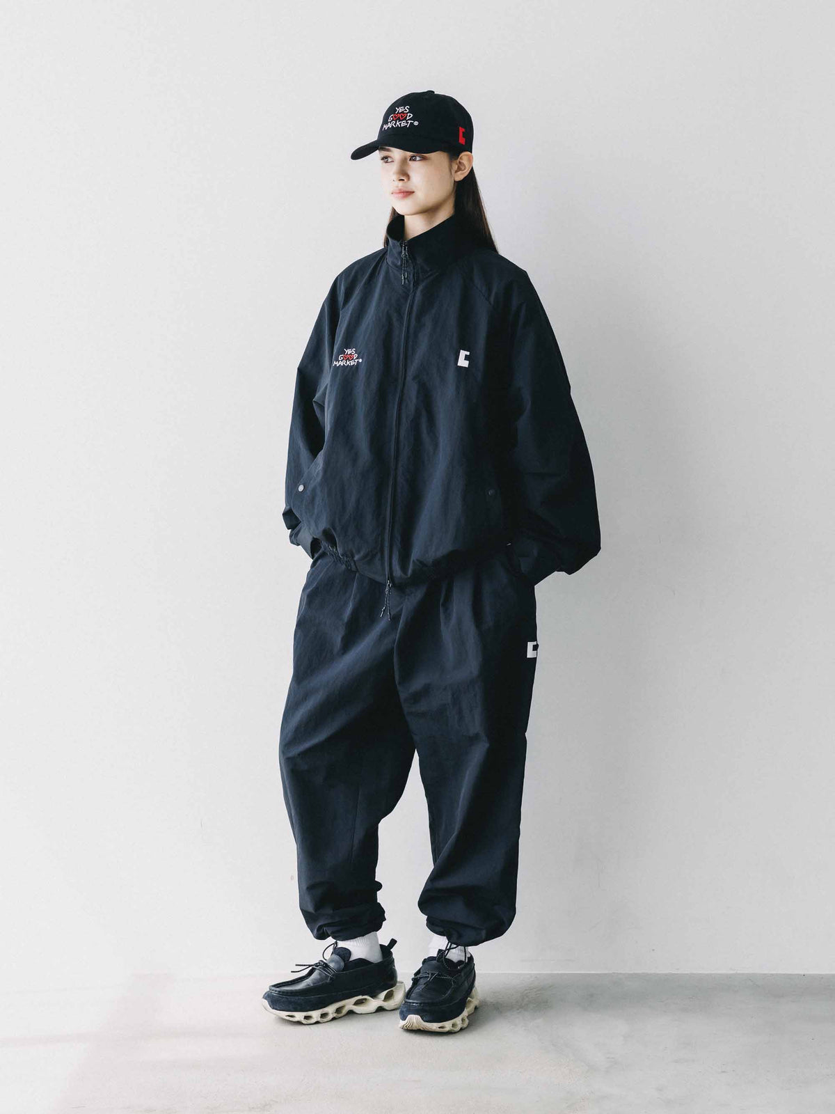【10.4 SUN 20:00- IN STOCK】【LIMITED】 “YES G♡♡D MARKET" ACTIVE CITY UNIFORM UTILITY JACKET (BLACK)