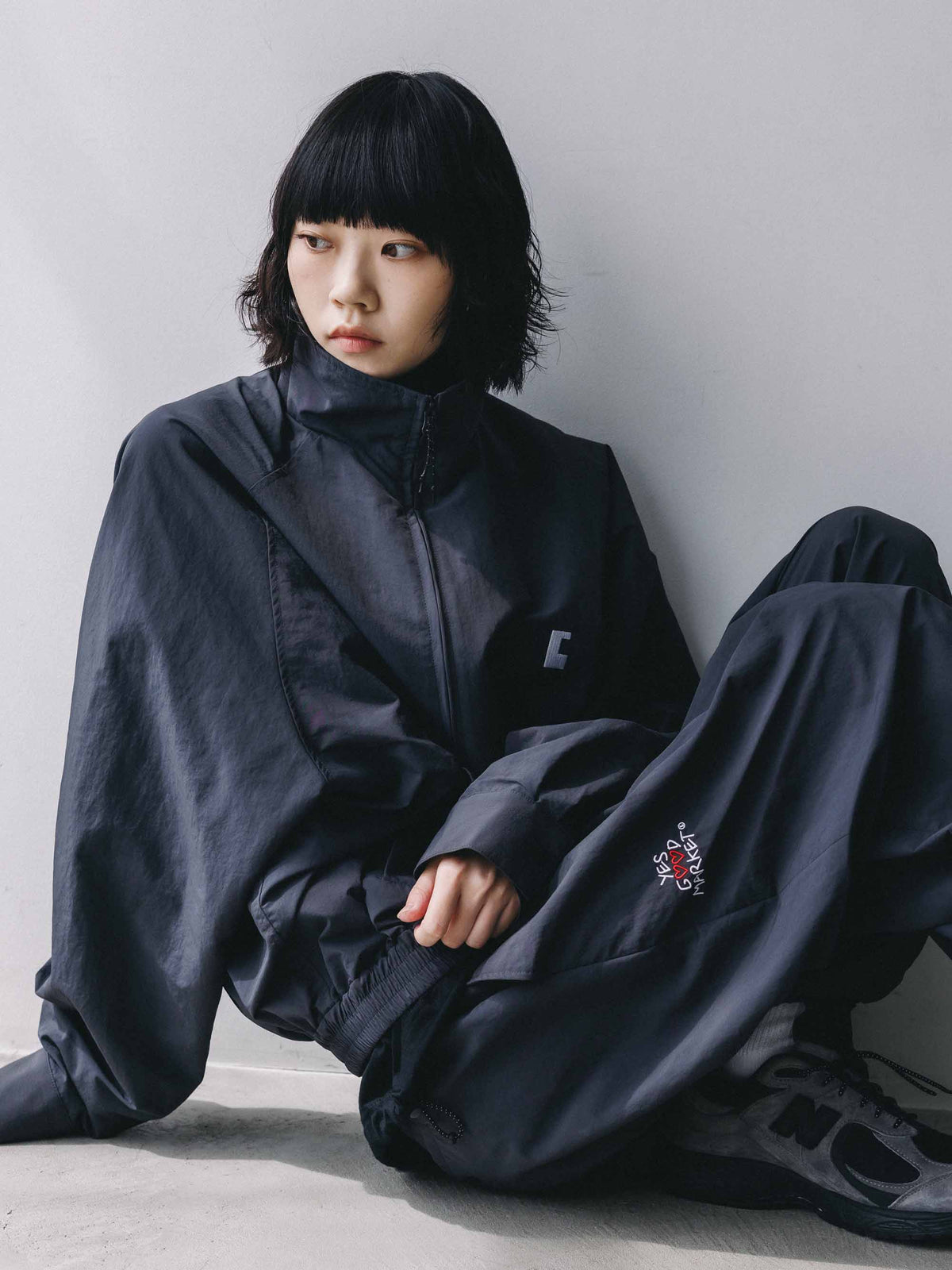 【10.4 SUN 20:00- IN STOCK】【LIMITED】 “YES G♡♡D MARKET" ACTIVE CITY UNIFORM UTILITY JACKET (GRAY)