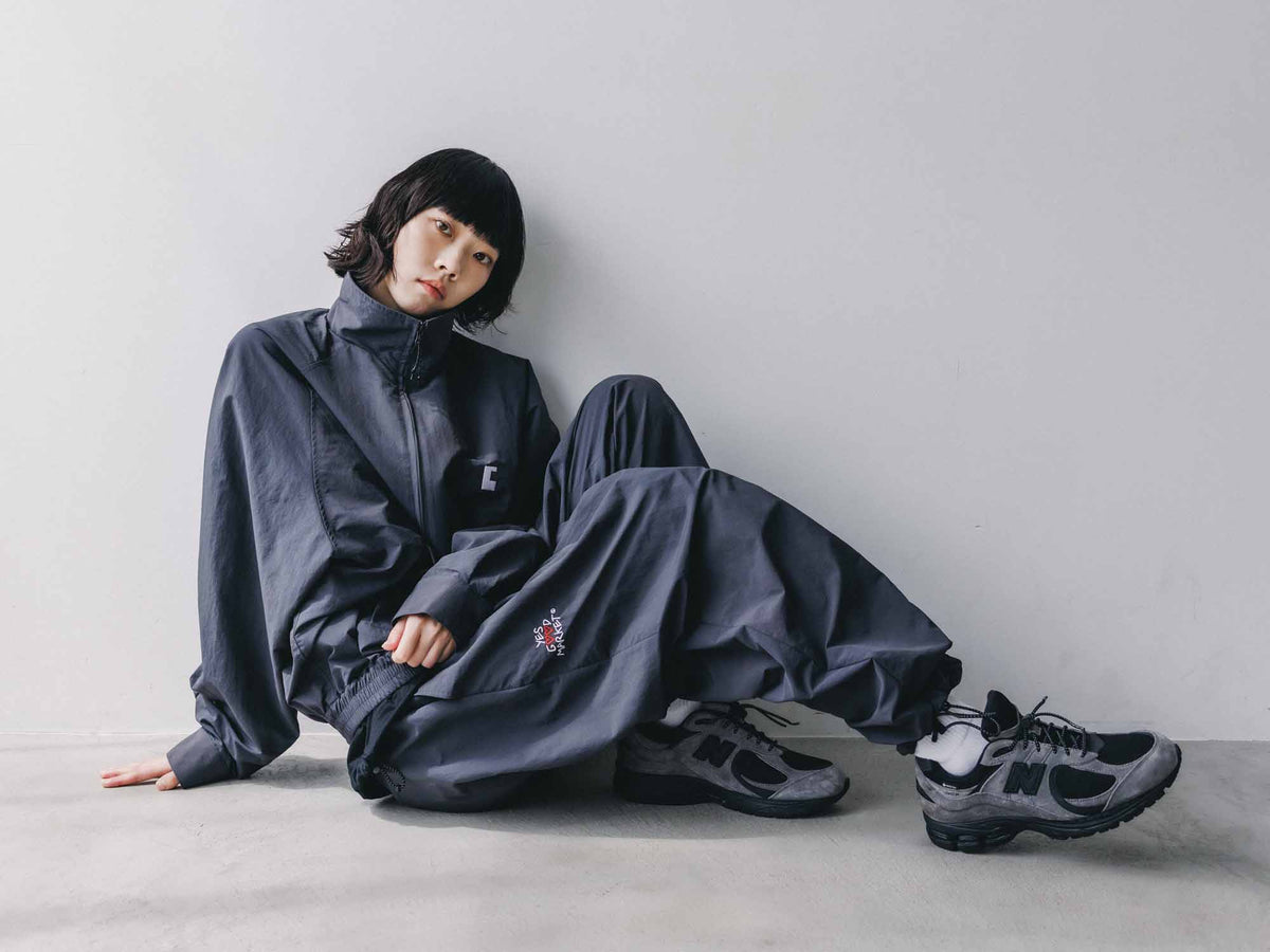 【10.4 SUN 20:00- IN STOCK】【LIMITED】 “YES G♡♡D MARKET" ACTIVE CITY UNIFORM WIDE TAPERED PANTS (GRAY)