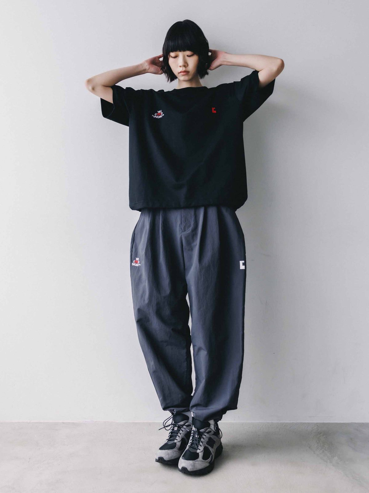 【10.4 SUN 20:00- IN STOCK】【LIMITED】 “YES G♡♡D MARKET" S/S T-SHIRT WITH DRAWSTRINGS (BLACK)