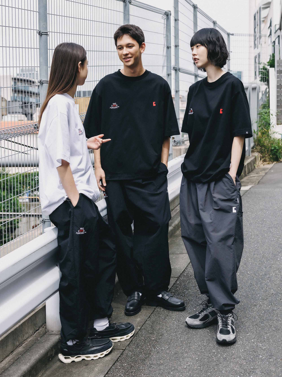 【10.4 SUN 20:00- IN STOCK】【LIMITED】 “YES G♡♡D MARKET" S/S T-SHIRT WITH DRAWSTRINGS (WHITE)