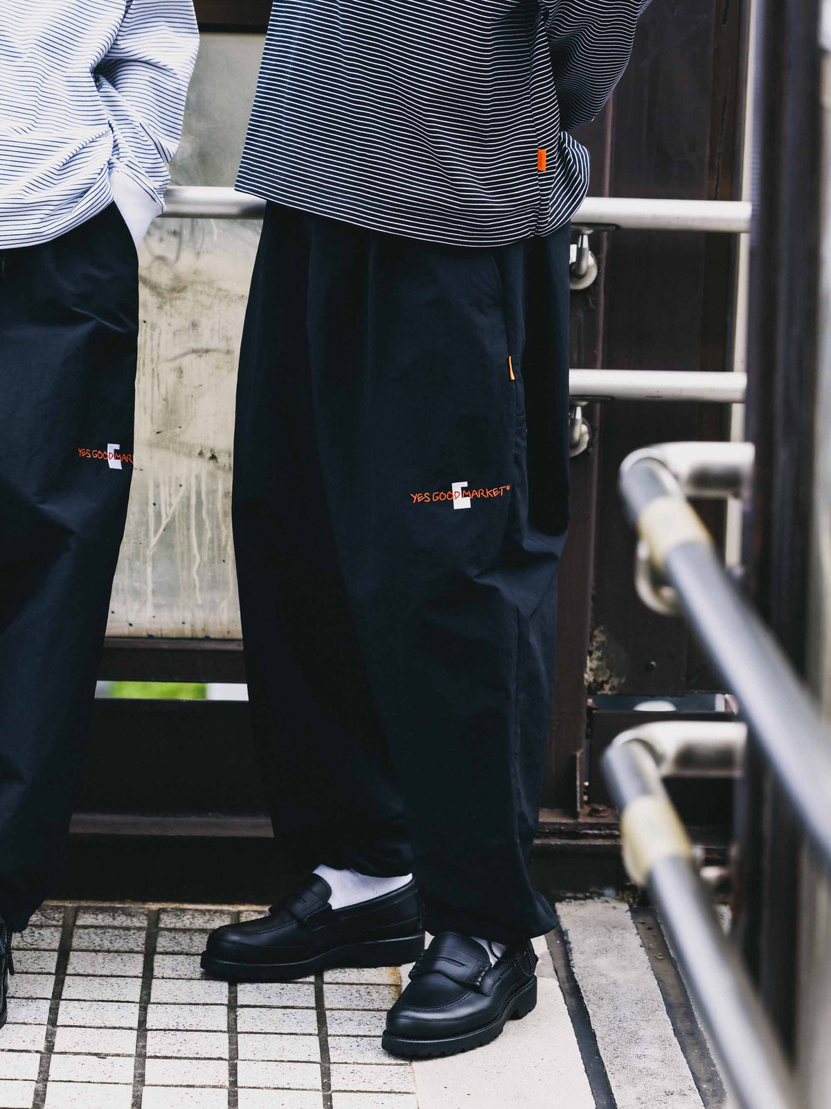 【10.4 SUN 20:00- IN STOCK】【LIMITED】 “C×YES GOOD MARKET" ACTIVE CITY UNIFORM WIDE TAPERED PANTS (BLACK)
