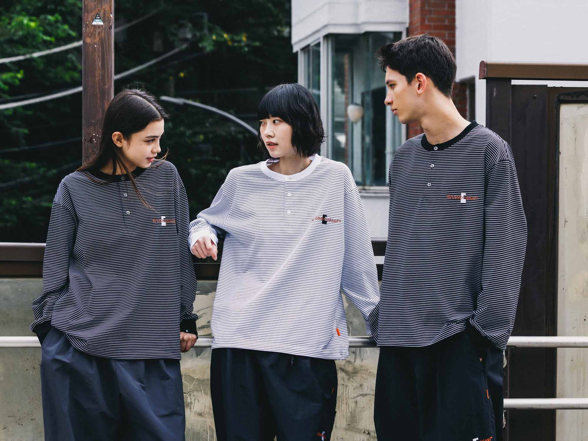 【10.4 SUN 20:00- IN STOCK】【LIMITED】 “C×YES GOOD MARKET" STRIPED HENLEY NECK L/S T-SHIRT WITH DRAWSTRINGS (WHITE)