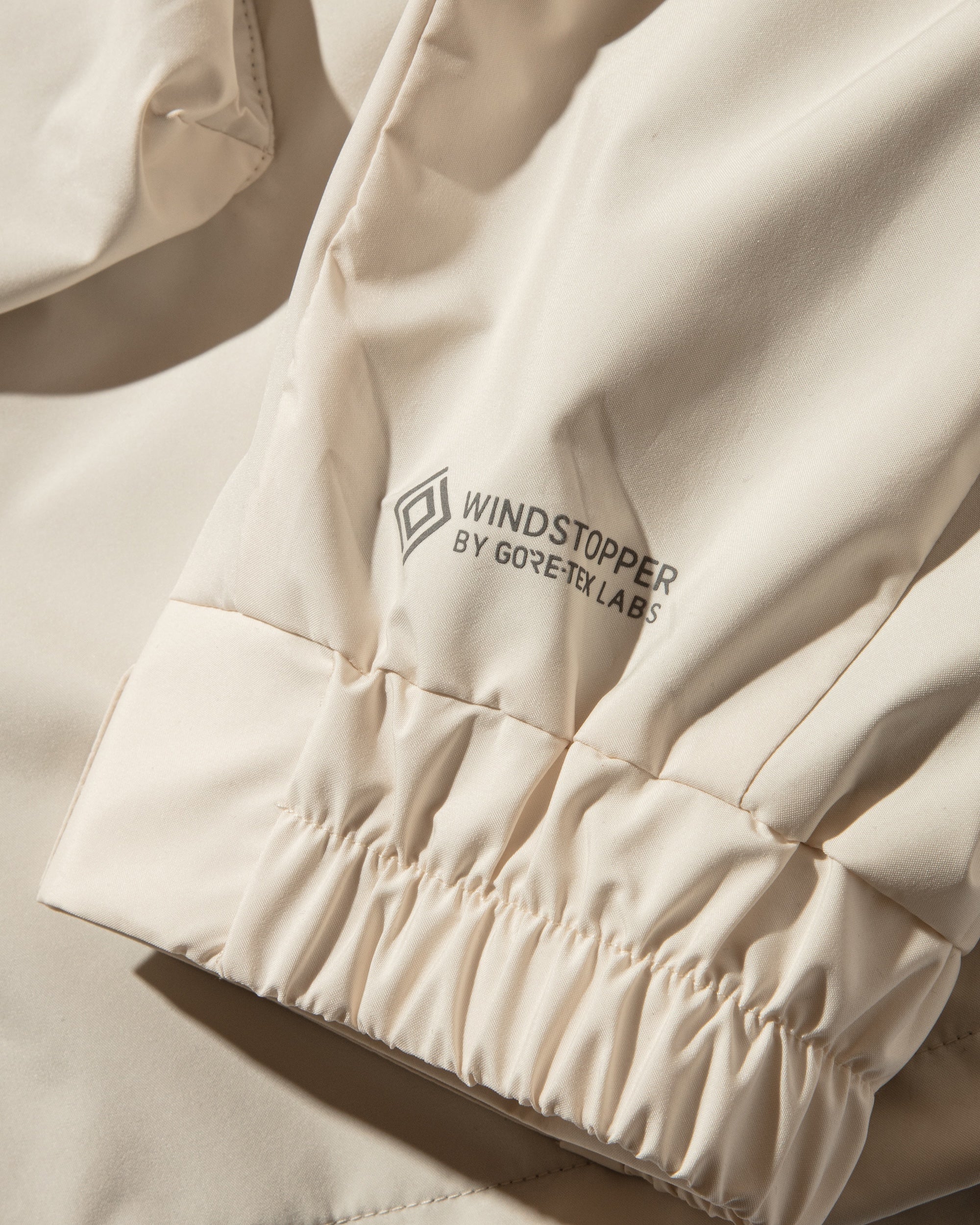 【3.5 WED 20:00- IN STOCK】+phenix WINDSTOPPER® by GORE-TEX LABS CITY WADING JACKET (PURE IVORY)