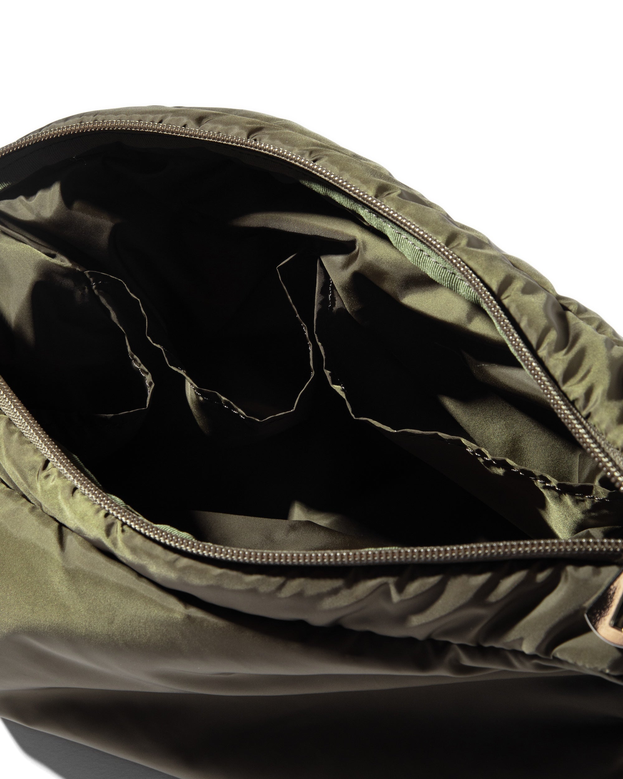 【8.7 WED 20:00- PRE ORDER】PADDED HOLIDAY BAG(OLIVE)