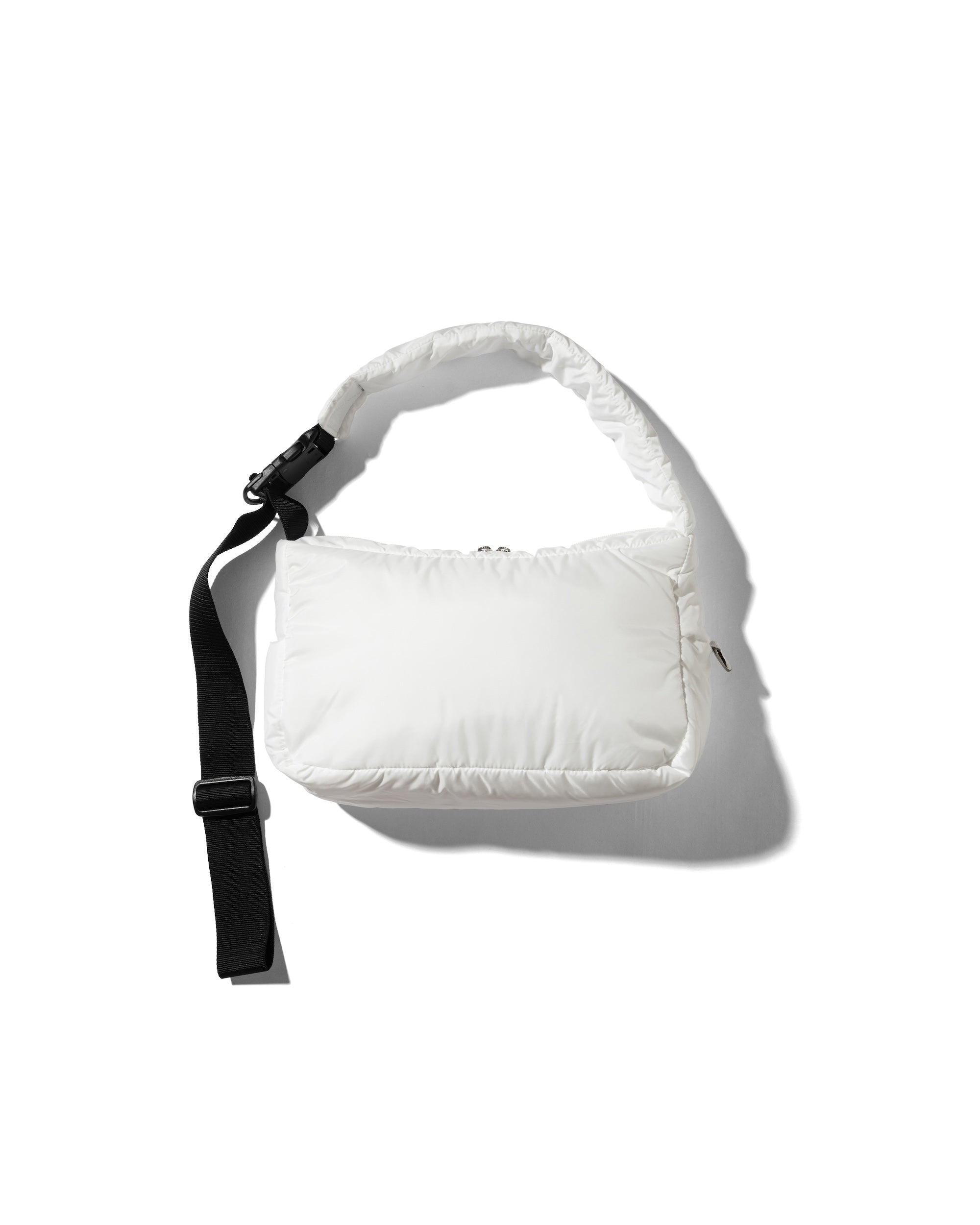 【8.7 WED 20:00- PRE ORDER】PADDED HOLIDAY BAG(WHITE)