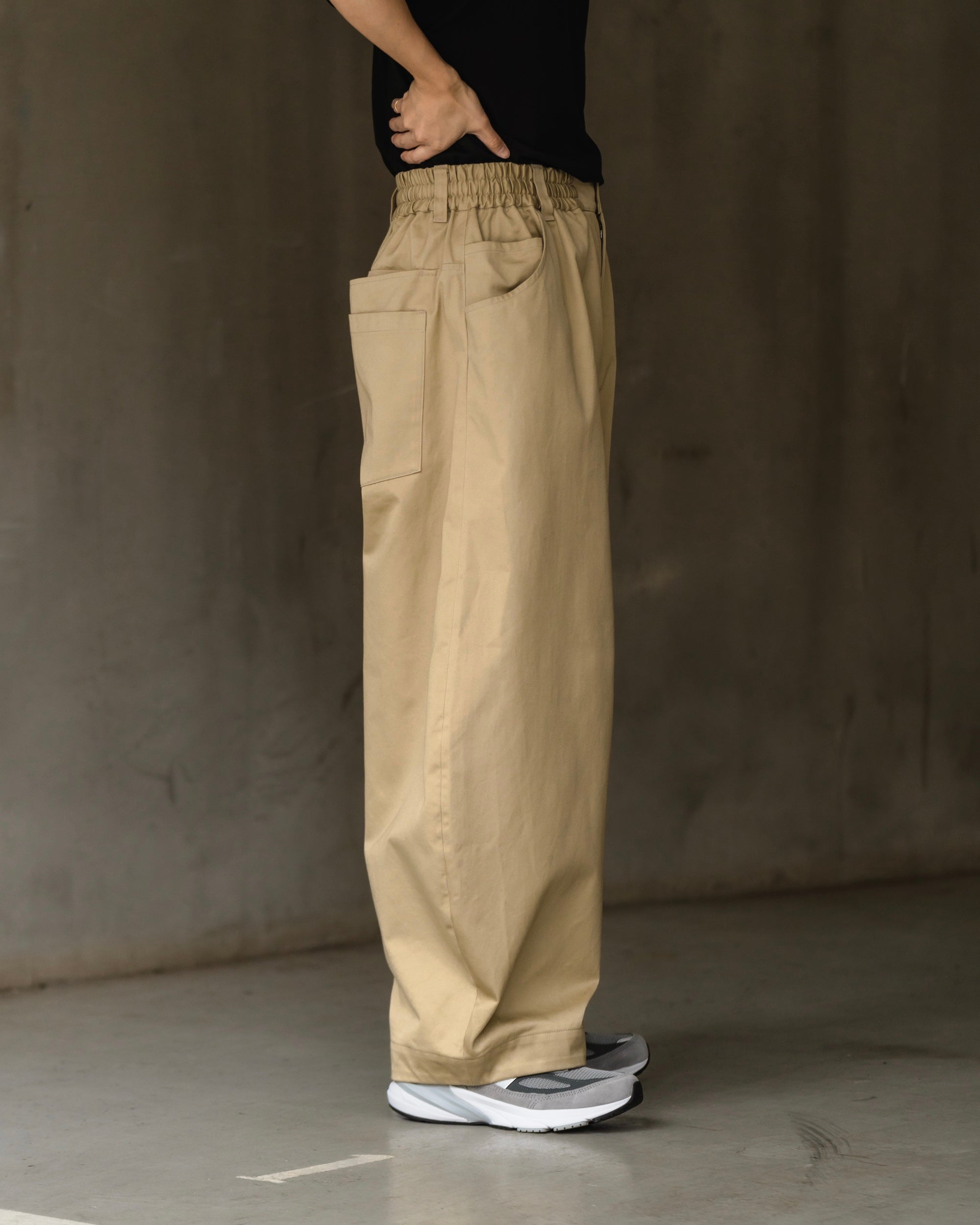 MASSIVE PANTS