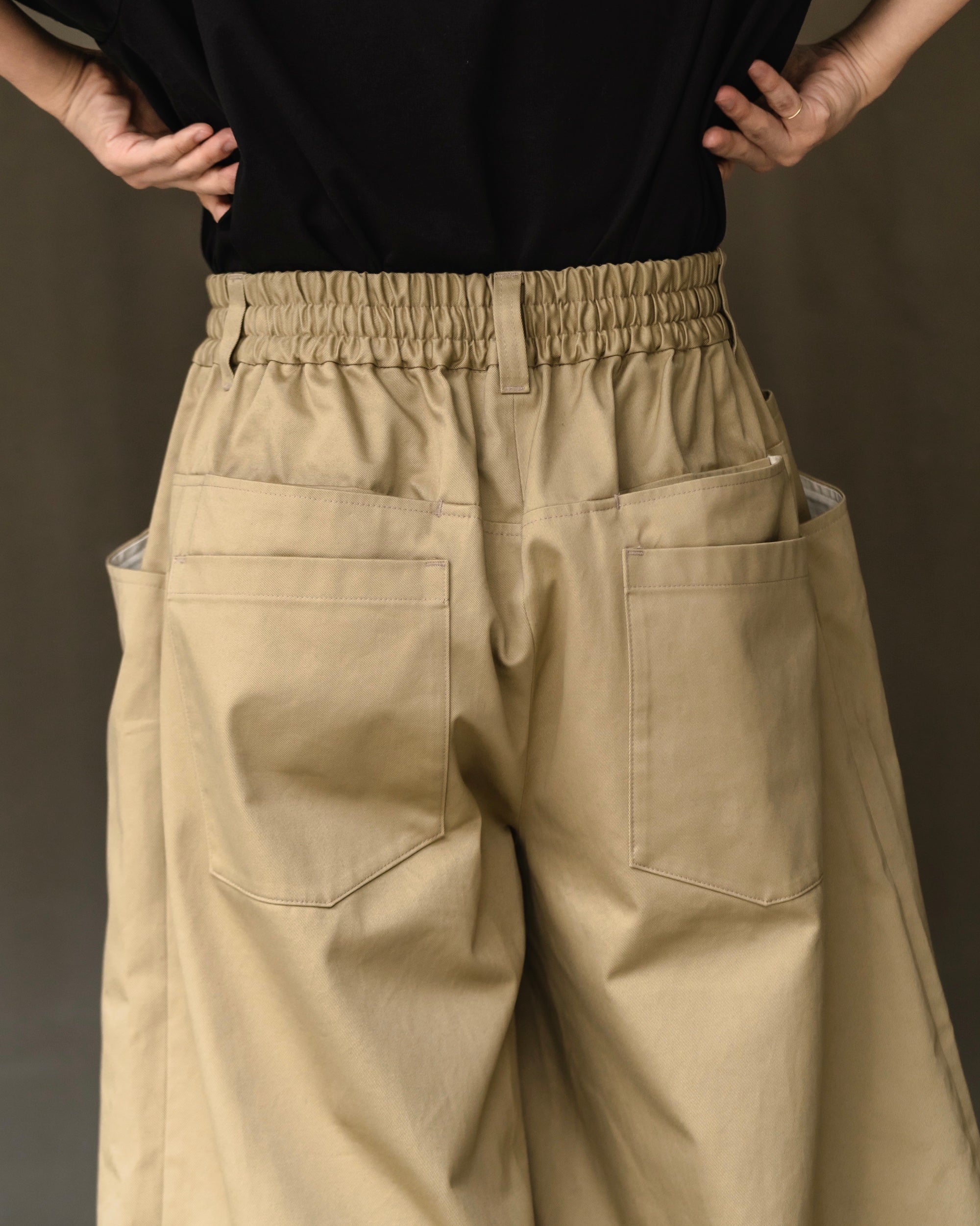 定価以下出品！未使用品】CLESSTE MASSIVE PANTS ベージュ - チノパン